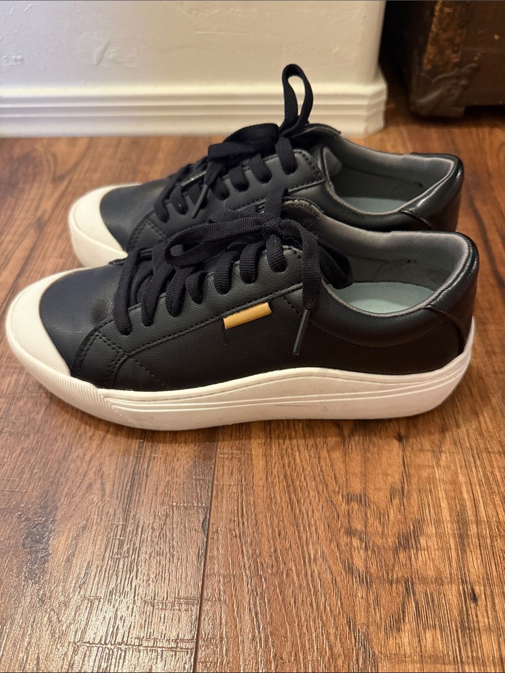 Dr. Scholl's Black Leather Low-Top Sneakers with White Sole